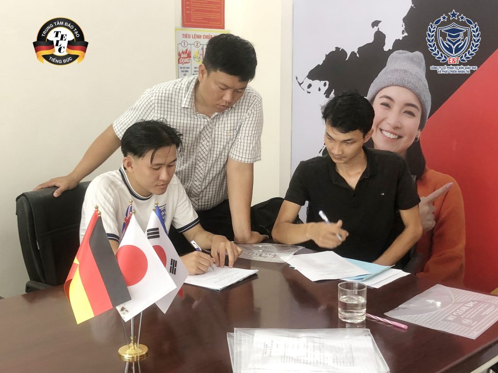KHAI GIẢNG LỚP TIẾNG ĐỨC A1: “BAY ĐẾN BẦU TRỜI ƯỚC MƠ" THÀNH CÔNG